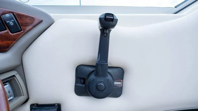 Slide: The Image of Crownline Boats 210 CCR 1998 - 42