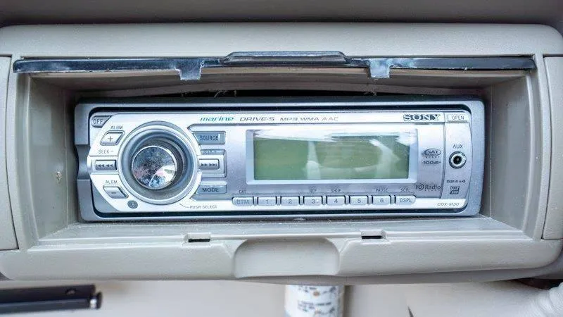 Slide: The Image of Crownline Boats 210 CCR 1998 - 44