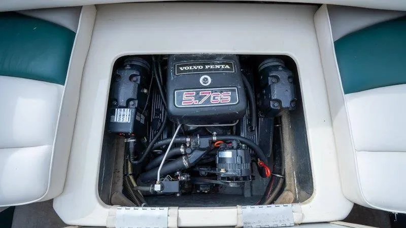 Slide: The Image of Crownline Boats 210 CCR 1998 - 45