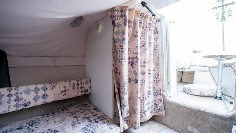 Slide: The Image of Crownline Boats 210 CCR 1998 - 58