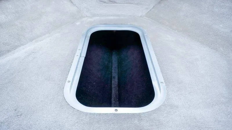 Slide: The Image of Crownline Boats 210 CCR 1998 - 61