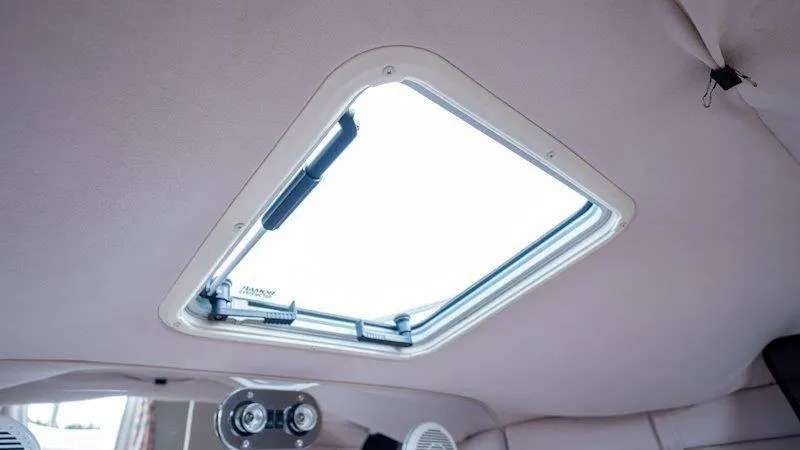 Slide: The Image of Crownline Boats 210 CCR 1998 - 62