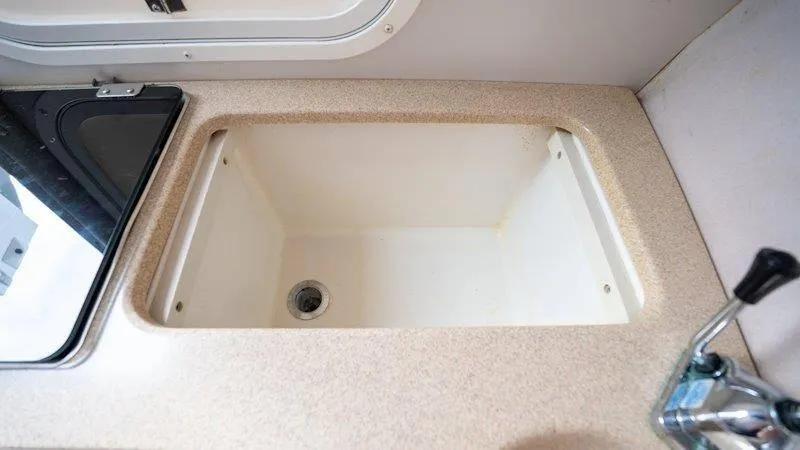 Slide: The Image of Crownline Boats 210 CCR 1998 - 68