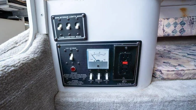 Slide: The Image of Crownline Boats 210 CCR 1998 - 70