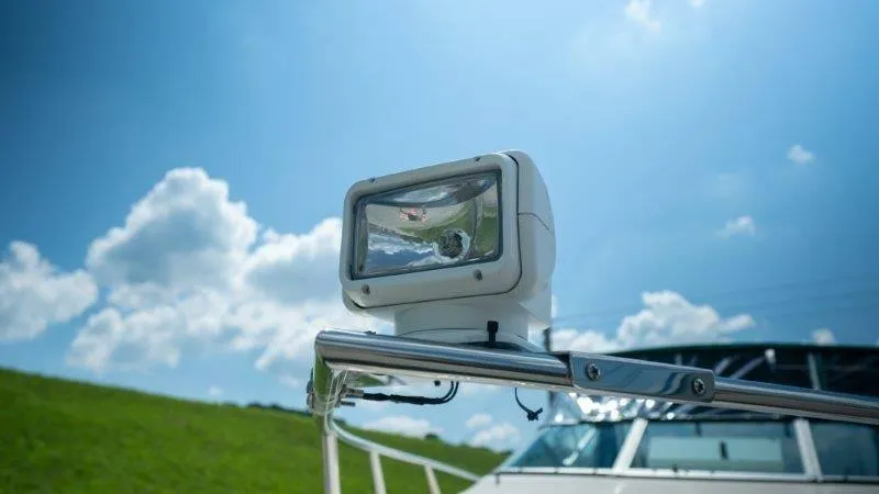 Slide: The Image of Crownline Boats 210 CCR 1998 - 88