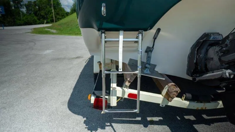 Slide: The Image of Crownline Boats 210 CCR 1998 - 95