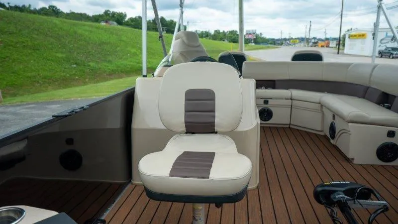 Slide: The Image of Bentley Pontoons 200 4 Fish 2023 - 18