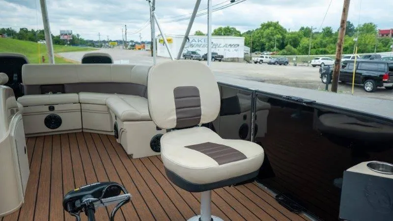 Slide: The Image of Bentley Pontoons 200 4 Fish 2023 - 19