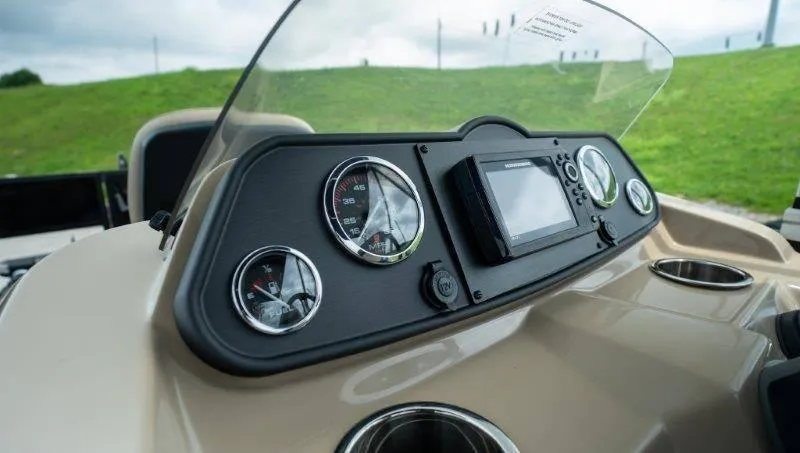 Slide: The Image of Bentley Pontoons 200 4 Fish 2023 - 25