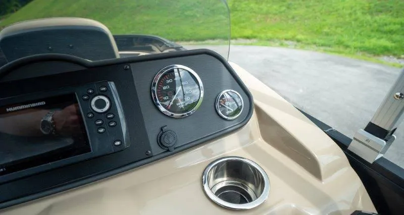 Slide: The Image of Bentley Pontoons 200 4 Fish 2023 - 26