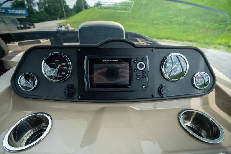 Slide: The Image of Bentley Pontoons 200 4 Fish 2023 - 29