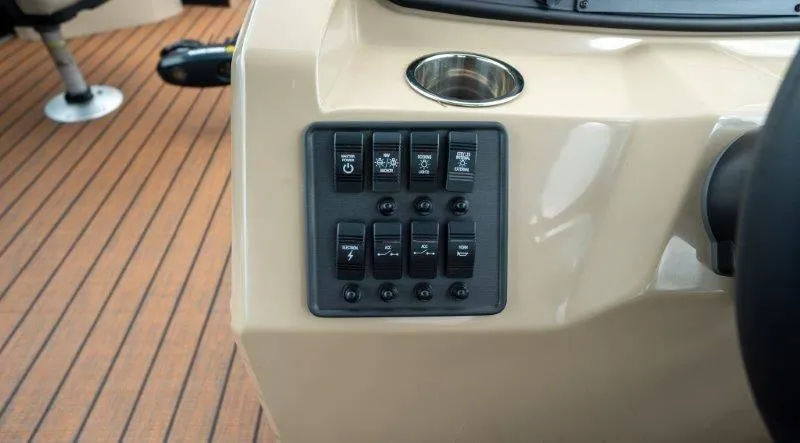 Slide: The Image of Bentley Pontoons 200 4 Fish 2023 - 39