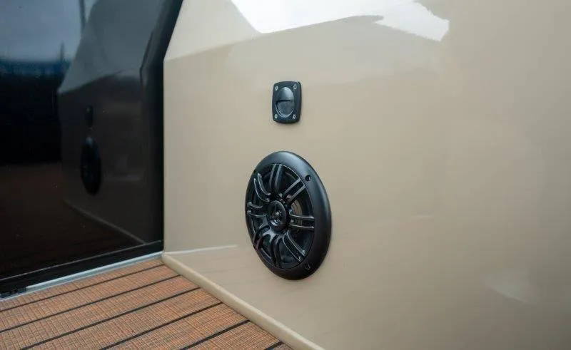 Slide: The Image of Bentley Pontoons 200 4 Fish 2023 - 40