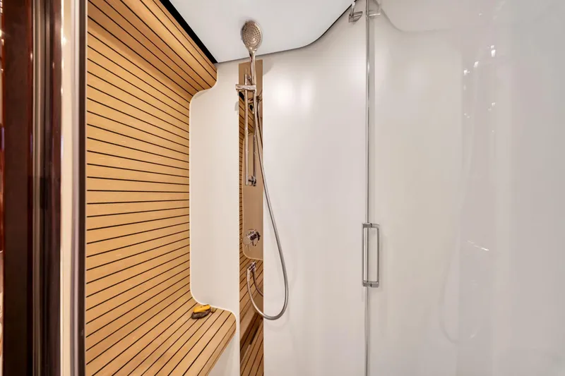 Slide: The Image of Azimut Fly 60 2022 - 57