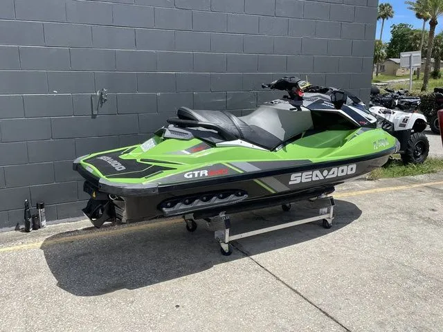 Slide: The Image of Sea-Doo GTR 2017 - 12