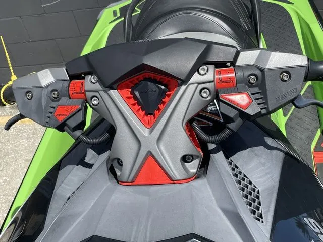 Slide: The Image of Sea-Doo GTR 2017 - 7