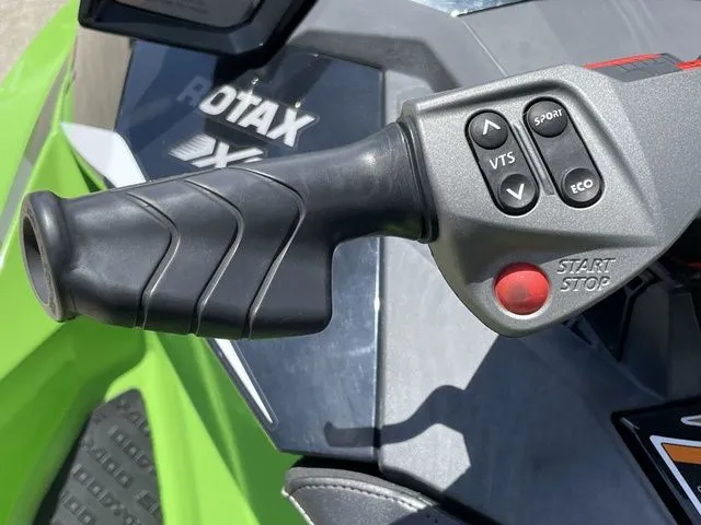 Slide: The Image of Sea-Doo GTR 2017 - 8