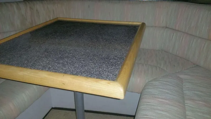 Slide: The Image of Bayliner Avanti 3255 Sunbridge 1989 - 13