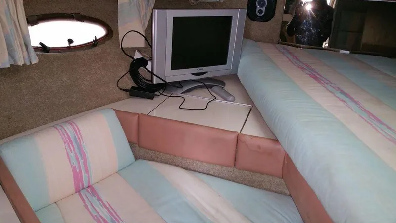 Slide: The Image of Bayliner Avanti 3255 Sunbridge 1989 - 16