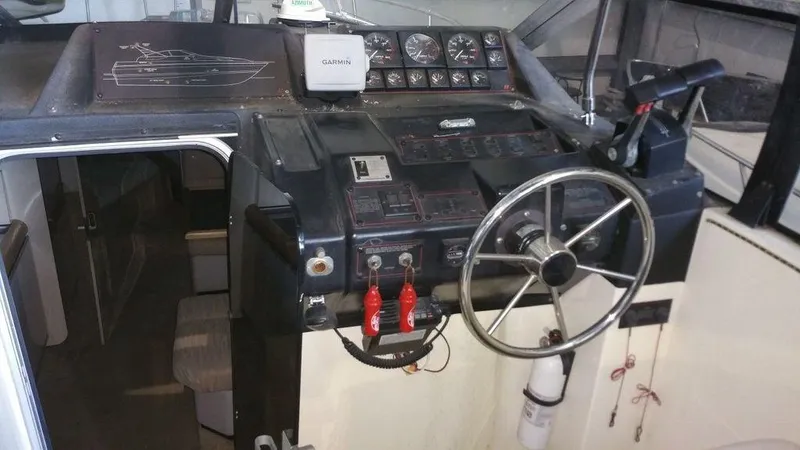 Slide: The Image of Bayliner Avanti 3255 Sunbridge 1989 - 5