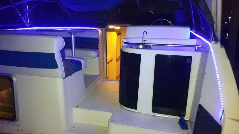 Slide: The Image of Bayliner Avanti 3255 Sunbridge 1989 - 9