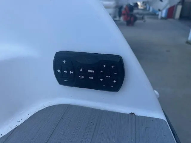 Slide: The Image of Yamaha AR250 2022 - 4