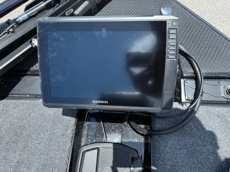 Slide: The Image of Garmin display on Phoenix 920 ELITE X II boat, 2026 model, with control panel. - 10