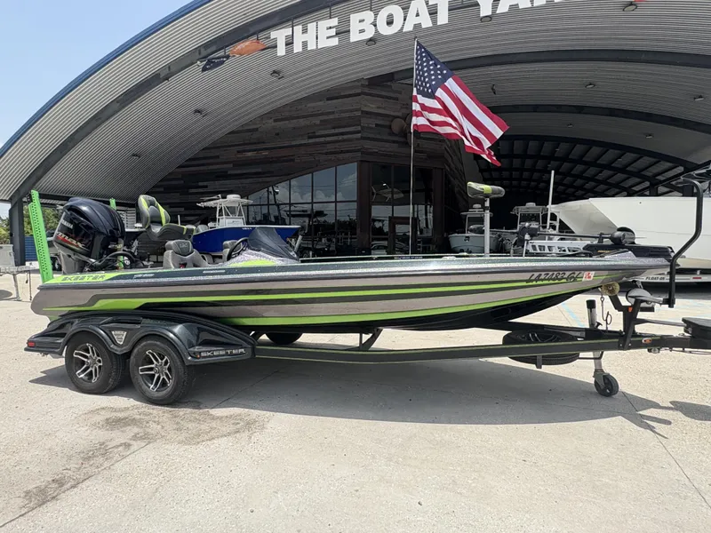 Slide: The Image of Skeeter FX21 Limited Edition 2017 - 2