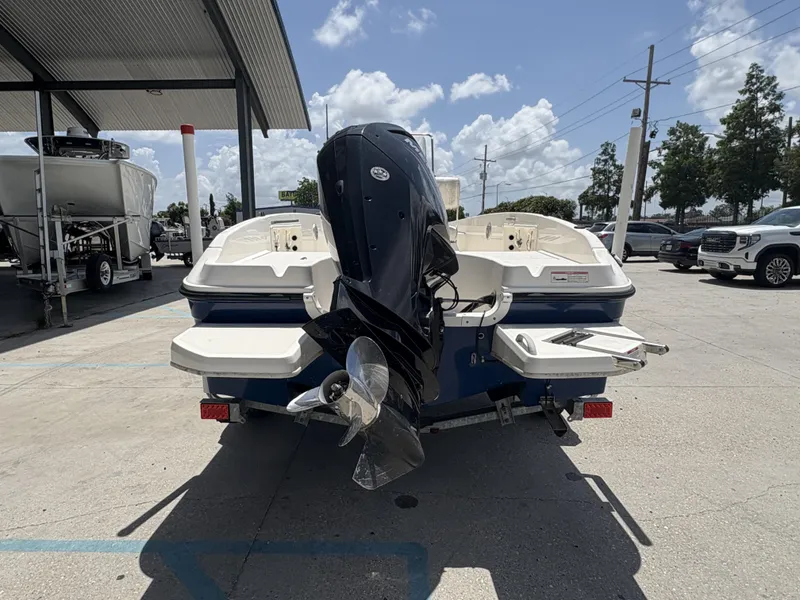 Slide: The Image of Bayliner Element 18 2016 - 8