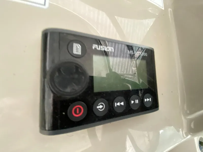 Slide: The Image of Fusion MS-RA200 stereo system on 2008 Sea Ray 38 Sundancer boat. - 19