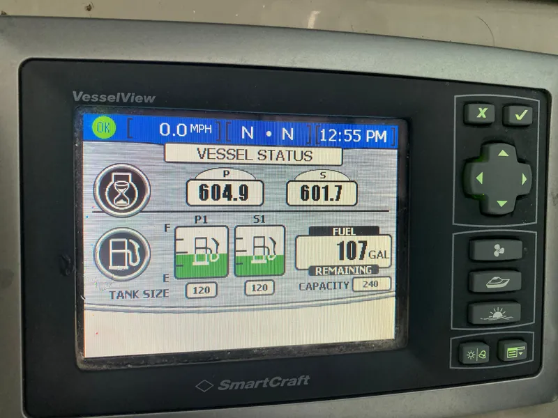 Slide: The Image of SmartCraft VesselView display on 2008 Sea Ray 38 Sundancer showing vessel status and fuel levels. - 22