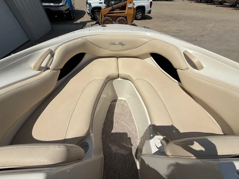 Slide: The Image of Sea Ray 210 Bow Rider 2000 - 10