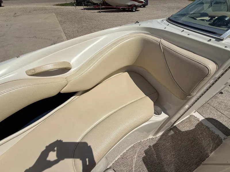 Slide: The Image of Sea Ray 210 Bow Rider 2000 - 11