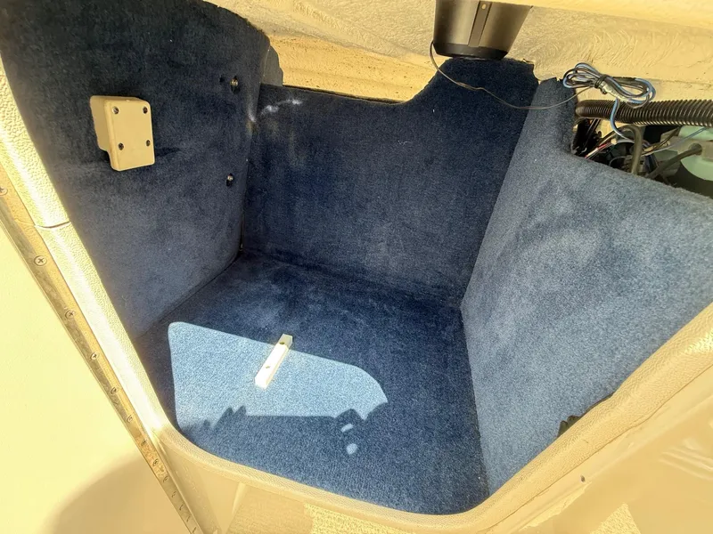 Slide: The Image of Sea Ray 210 Bow Rider 2000 - 14