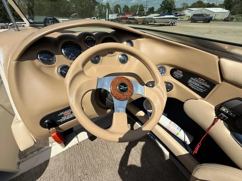 Slide: The Image of Sea Ray 210 Bow Rider 2000 - 15