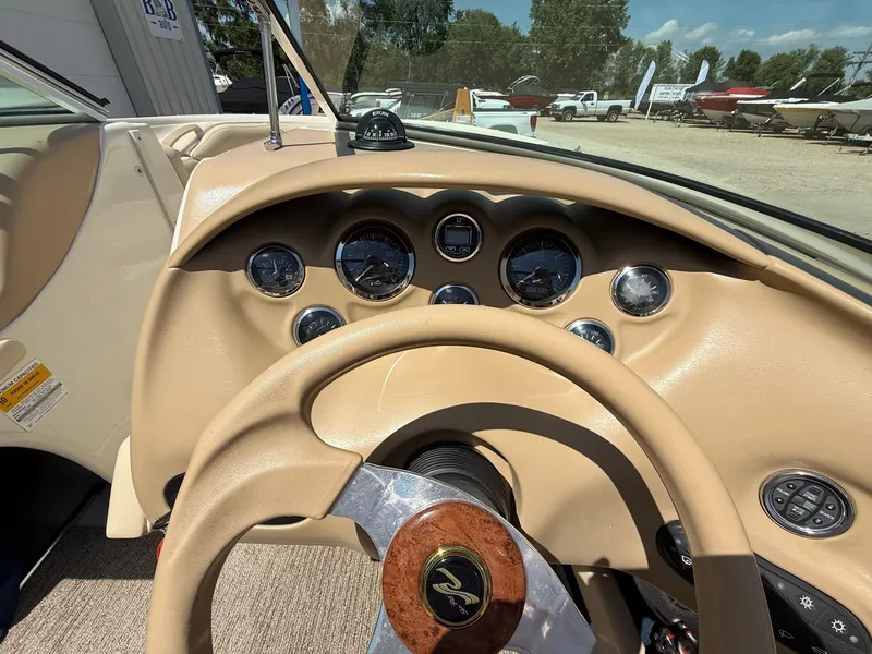 Slide: The Image of Sea Ray 210 Bow Rider 2000 - 19