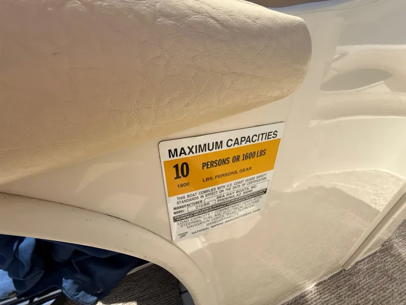 Slide: The Image of Sea Ray 210 Bow Rider 2000 - 21