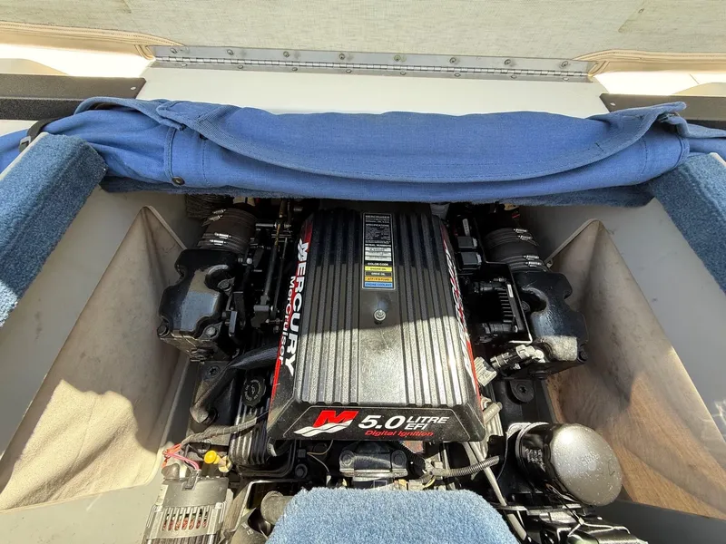 Slide: The Image of Sea Ray 210 Bow Rider 2000 - 23