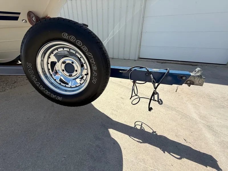 Slide: The Image of Sea Ray 210 Bow Rider 2000 - 30