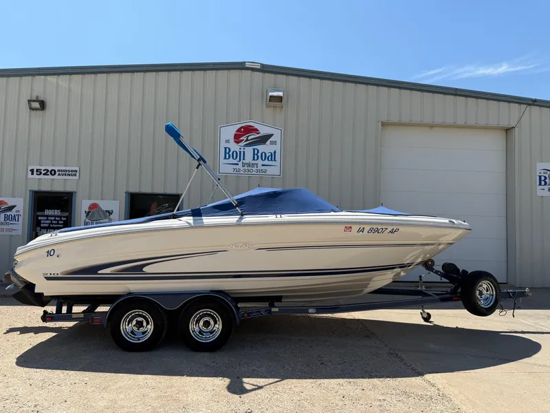 Slide: The Image of Sea Ray 210 Bow Rider 2000 - 31