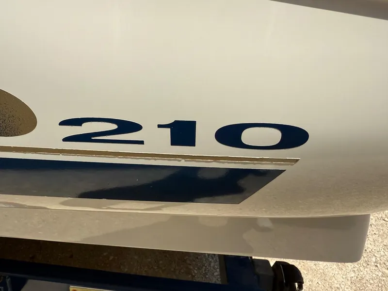 Slide: The Image of Sea Ray 210 Bow Rider 2000 - 5