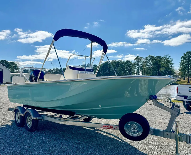 Slide: The Image of Boston Whaler 190 Montauk 2025 - 5