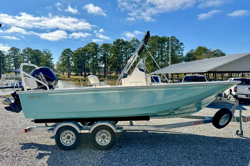 Slide: The Image of Boston Whaler 190 Montauk 2025 - 6