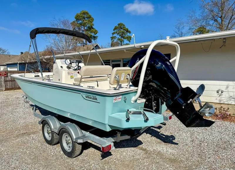 Slide: The Image of Boston Whaler 190 Montauk 2025 - 8