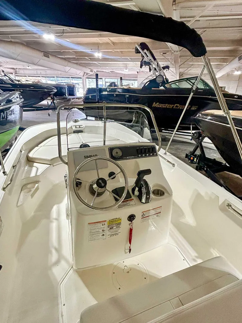 Slide: The Image of Boston Whaler 170 Montauk 2025 - 6