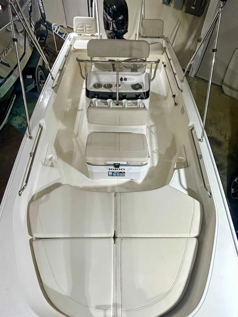 Slide: The Image of Boston Whaler 170 Montauk 2025 - 8