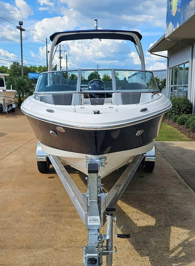 Slide: The Image of Chaparral 21 SSi OB 2025 - 4