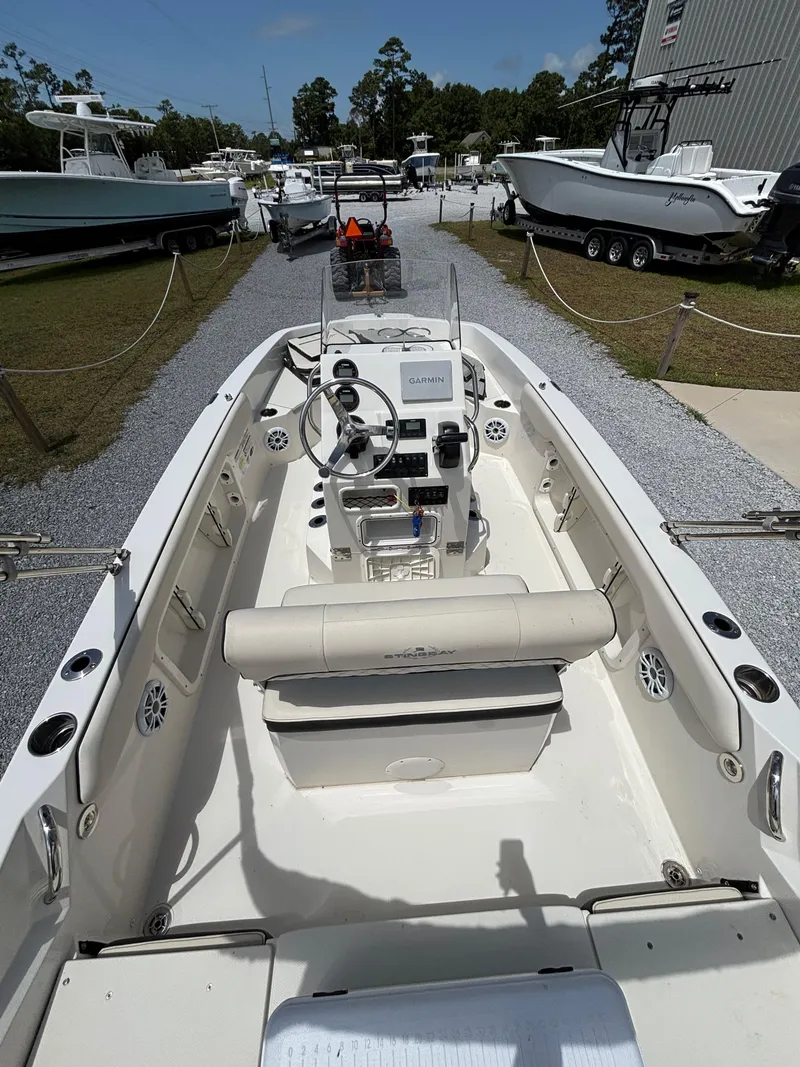 Slide: The Image of Stingray 186 CC 2022 - 12