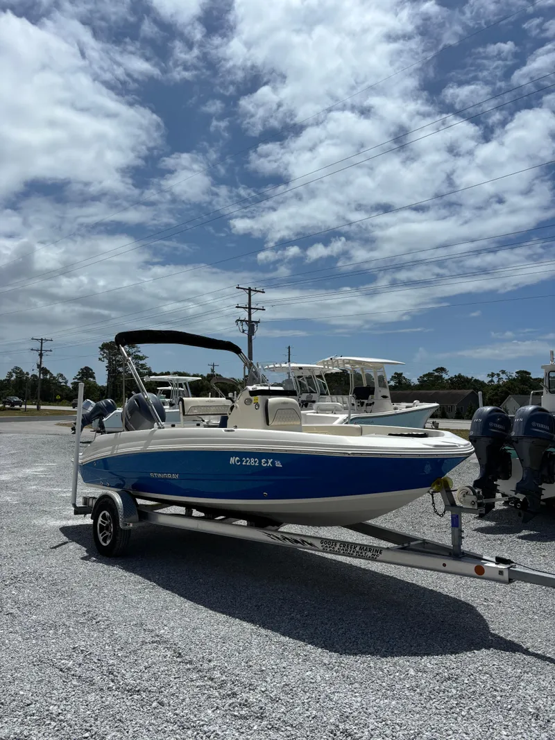 Slide: The Image of Stingray 186 CC 2022 - 2