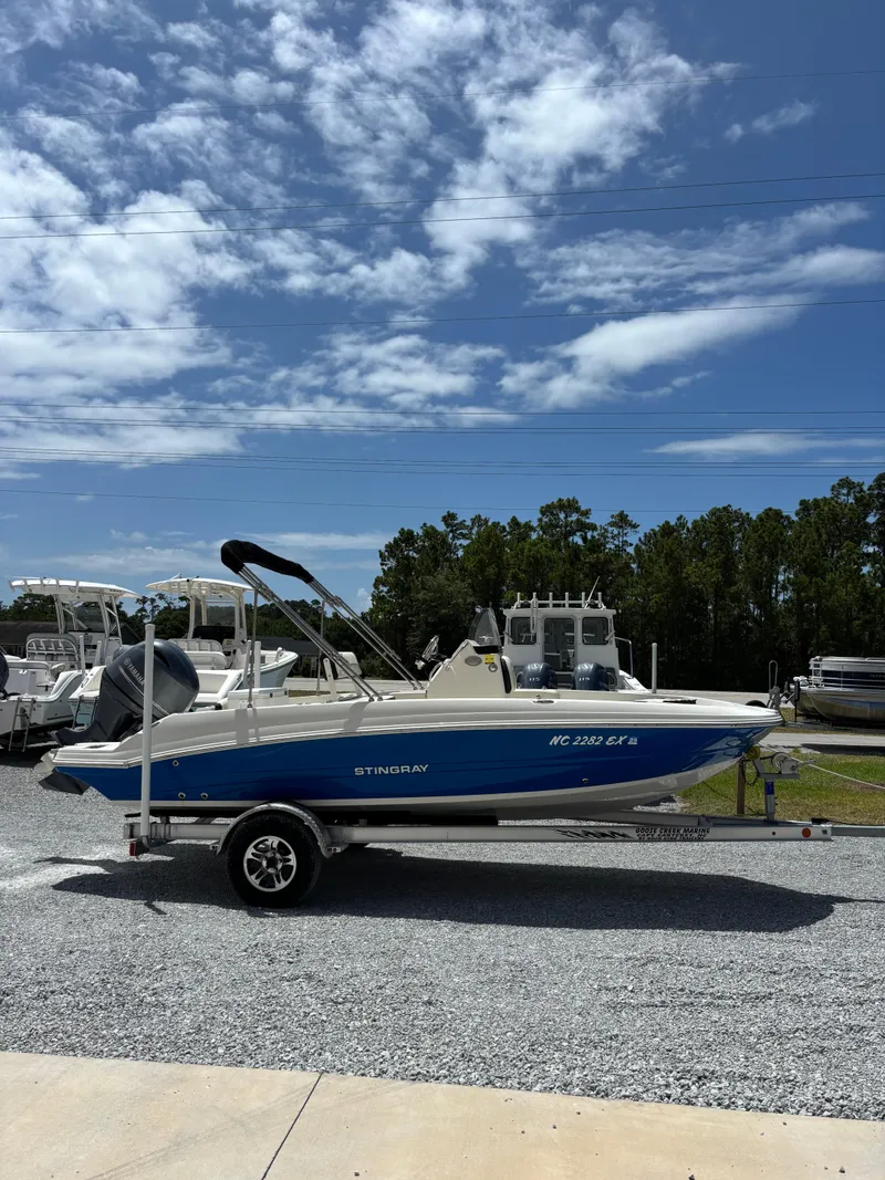 Slide: The Image of Stingray 186 CC 2022 - 4